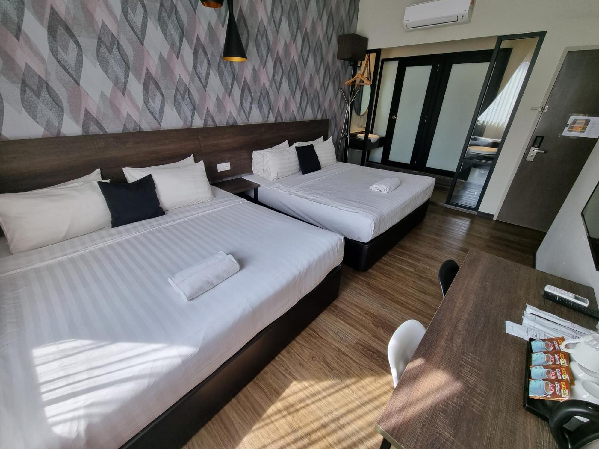 The Square Hotel Skudai Exterior foto
