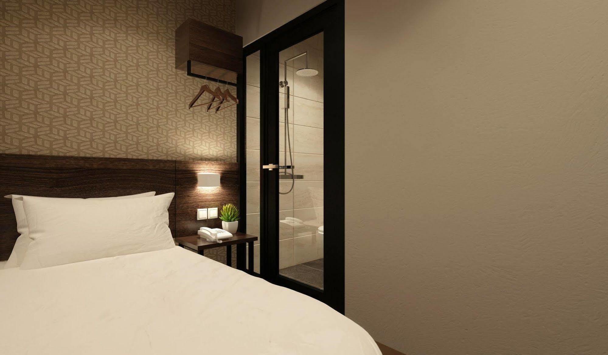 The Square Hotel Skudai Exterior foto